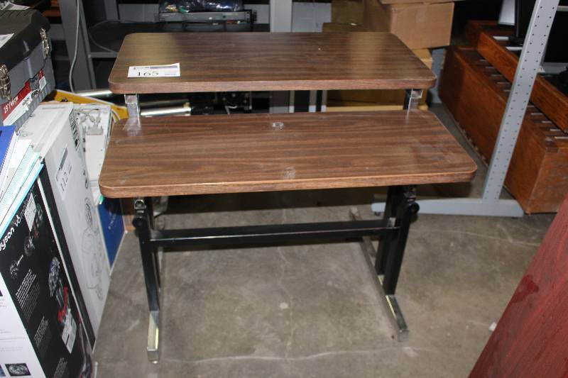 lot 165 image: Desk