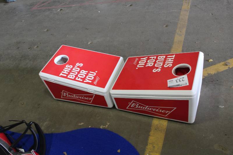 lot 233 image: Budweiser Cooler