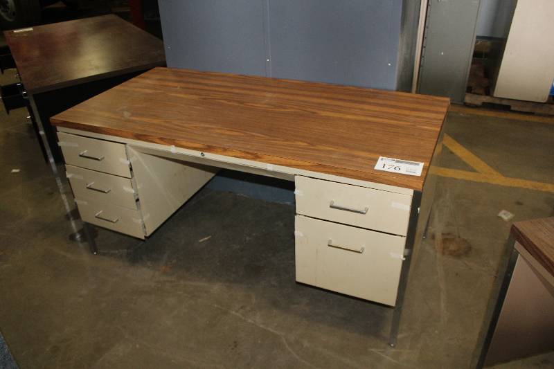 lot 176 image: 4-Drawer Metal Office Desk