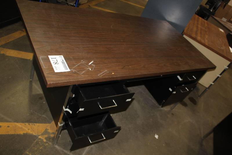 lot 178 image: 4-Drawer Metal Office Desk