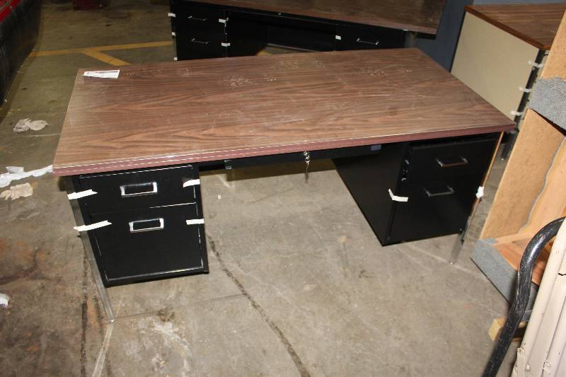 lot 177 image: 4-Drawer Metal Office Desk