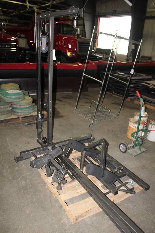 lot 211 image: Weight Bench Set