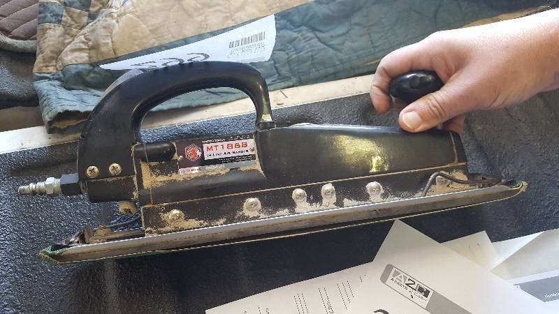 lot 299 image: MATCO TOOLS Inline Air Sander