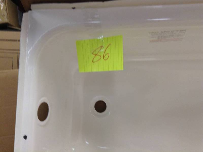 lot 86 image: Bootz Industries Honolulu 46-12 in. Left-Hand Drain Soaking Tub in White open box never used