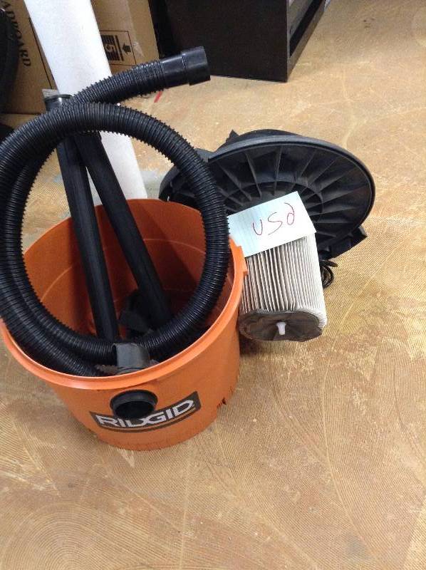 lot 75 image: RIDGID 9 gal. 4.25-Peak HP Wet Dry Vac in working conditions Model # WD0970