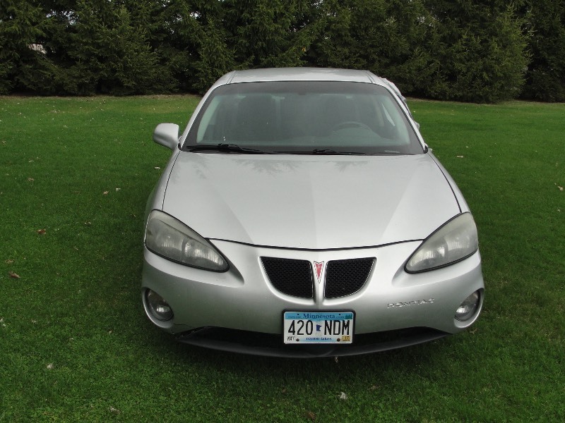 2004 PONTIAC GRAND PRIX