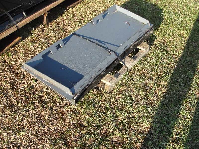 TWO UNIVERSAL QUICK ATTACH PLATES