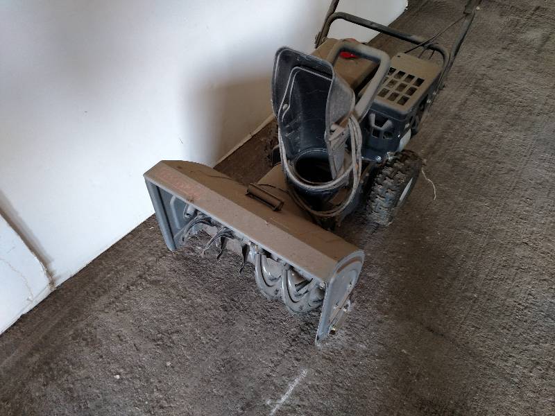 lot 19 image: Craftsman 22 Snow Blower, 179cc En...