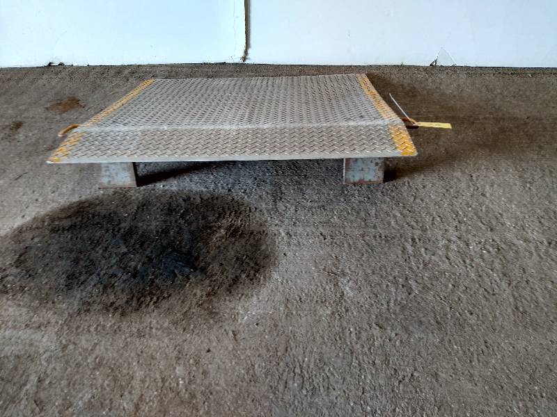 lot 26 image: Aluminum Dock Plate, 48 x 48...