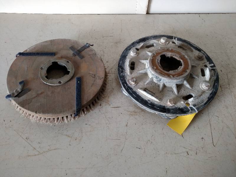 lot 51 image: 17 Scrubber Diamond Pad Holder & 1...