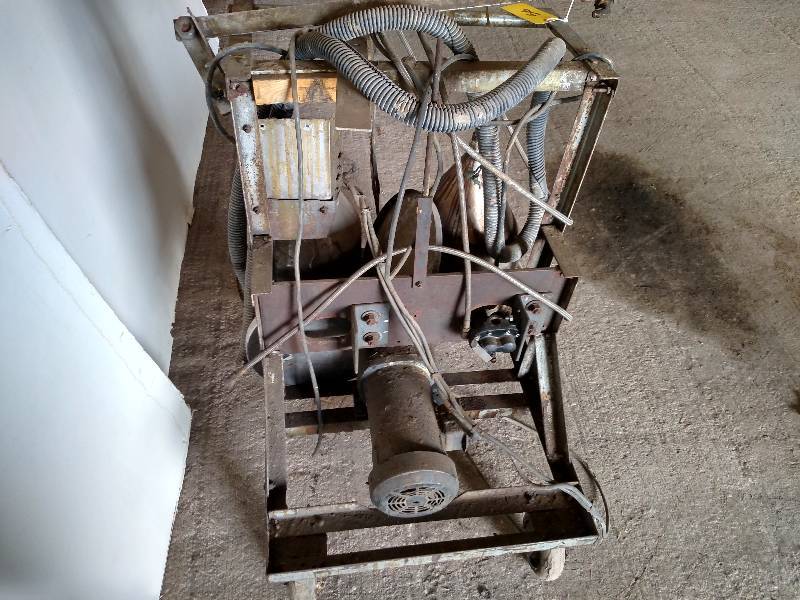 lot 56 image: Polyuria Chalk Pump, Parts or Repai...