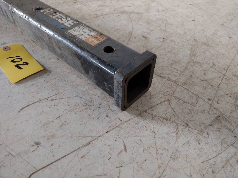 lot 102 image: Reese Hitch Extender...