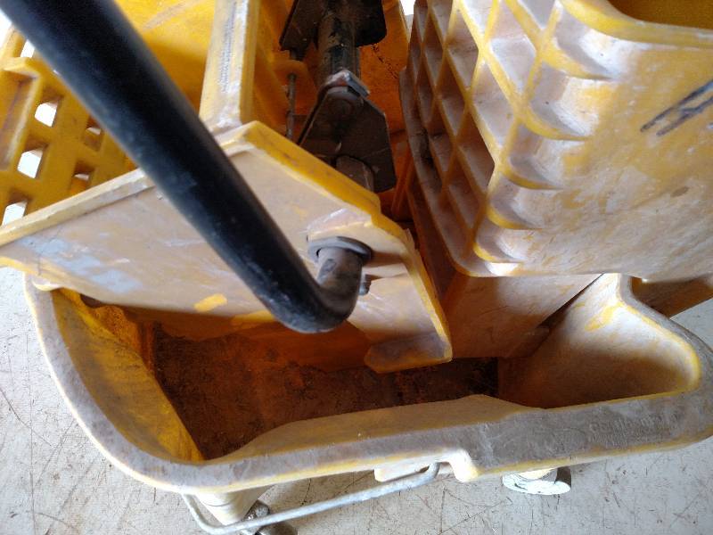 lot 142 image: Mop Bucket with Extra Wringer...