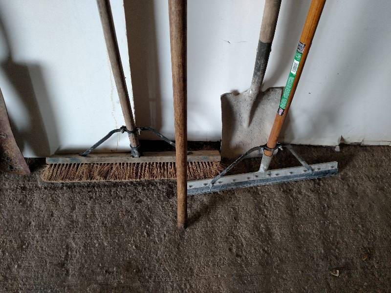 lot 163 image: (6) Asstd Tools...