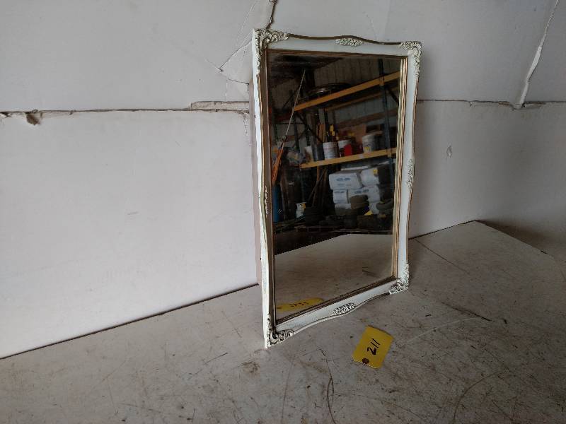 lot 211 image: Vintage Medicine Cabinet, 18x24x5.5...