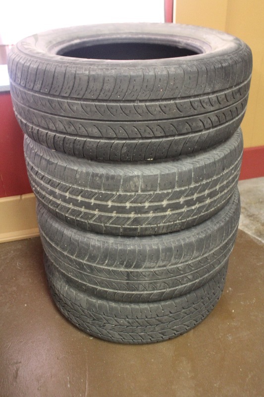 lot 5 image: Set of 4 Cooper Touring 22560R16 Tires