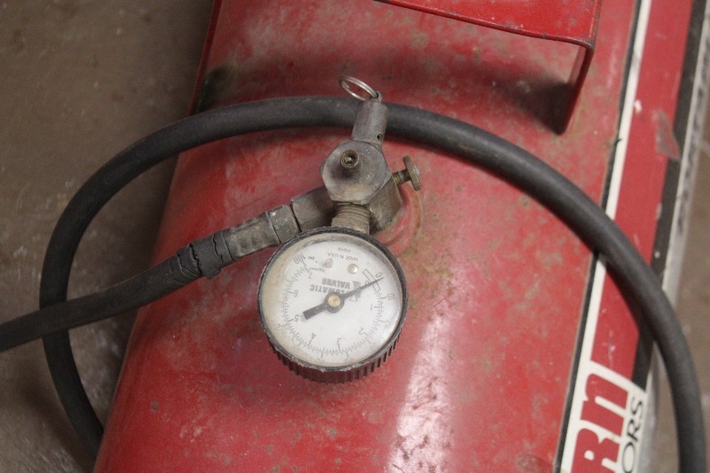 lot 6 image: Sanborn Portable Air Tank