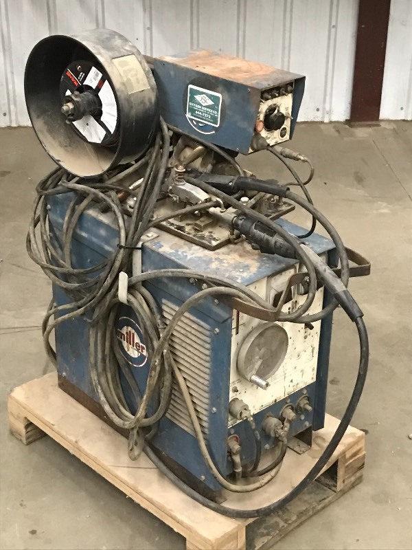lot 9 image: Miller CP-200 Comercial Welder With...