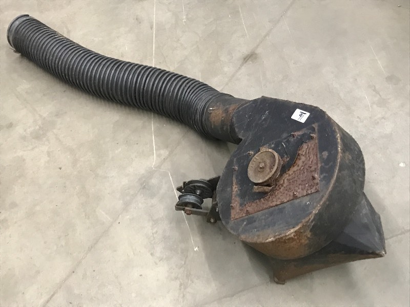 lot 16 image: Unknown Lawn Mower Collection Syste...