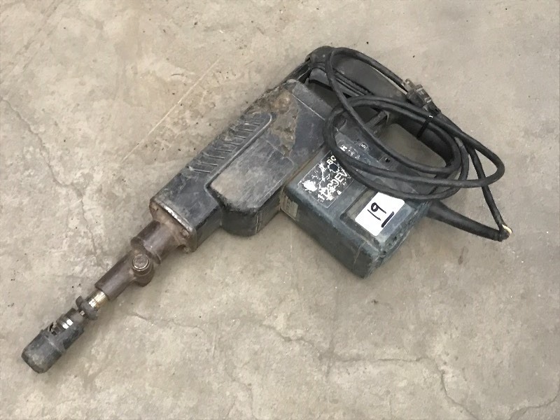 lot 19 image: Bosch 11220EVS Electric Hammer Dril...