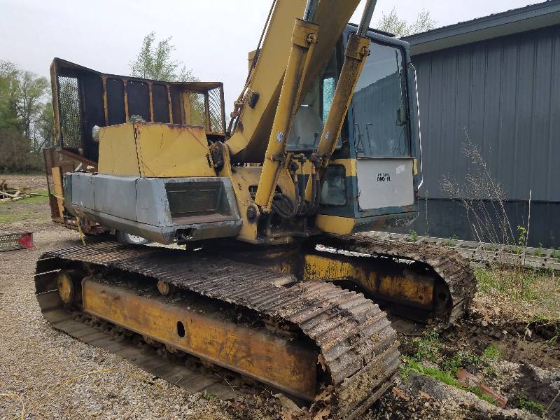 lot 4 image: Kamatsu Excavator