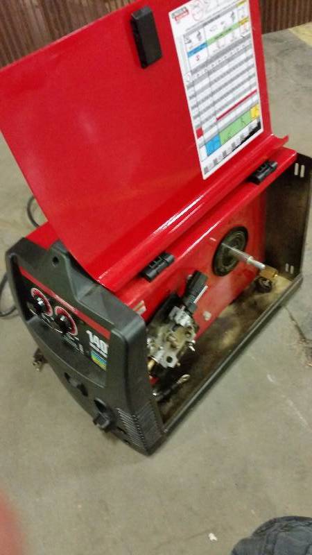 lot 14 image: Lincoln 140 HD weld pack