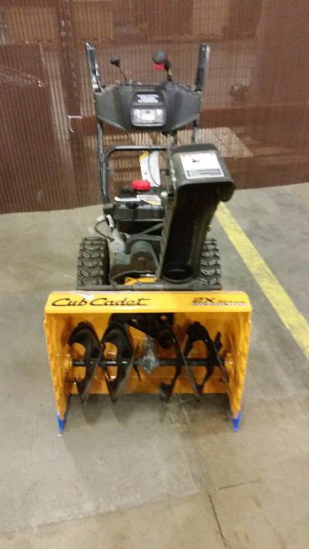 lot 17 image: Cub Cadet 2 stage snow blower