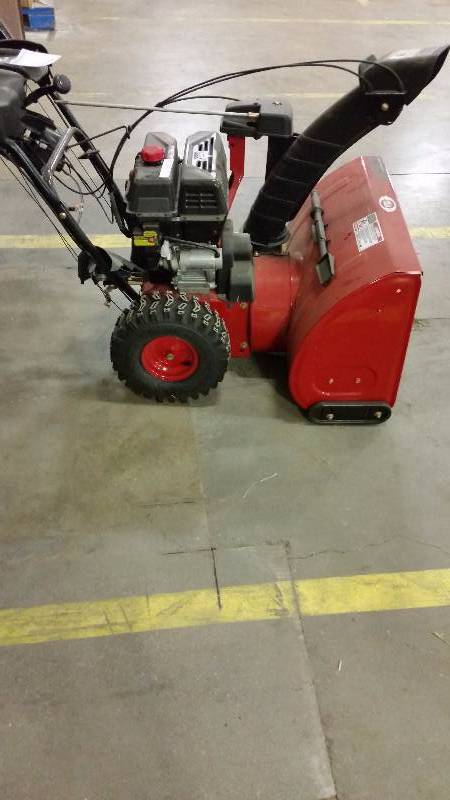 lot 25 image: Snow Blower (brand unknown) 28 2 stage