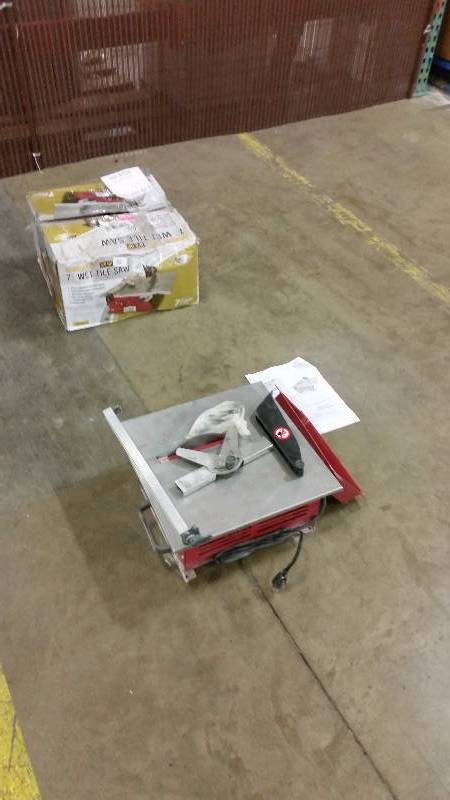 lot 27 image: Floor Craft 7 wet tile saw