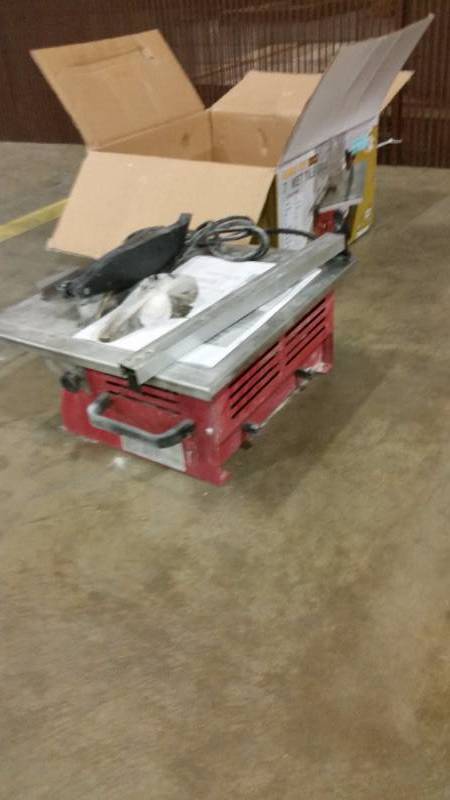 lot 28 image: Floor Craft 7 wet tile saw