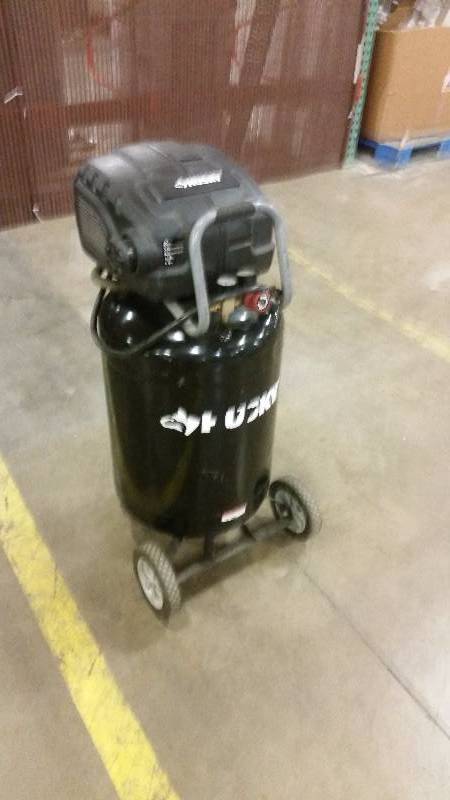 lot 89 image: Husky 20 gallon air compressor