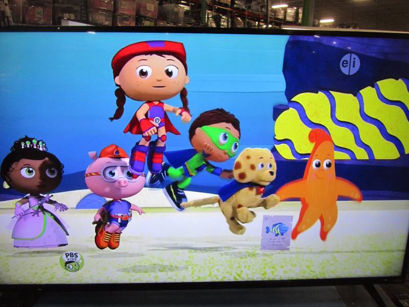 lot 61 image: 55 Vizio 4K UHD full array smart t.v.