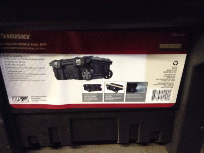 Husky 35 in Mobile Tool box Model 222167 missing 1 latch