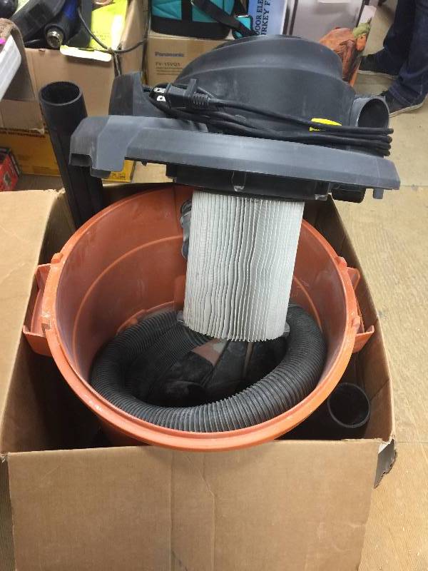 lot 43 image: RIDGID 12 Gal. 5.0-Peak HP Wet Dry Vac Model#  WD1270  in working conditions