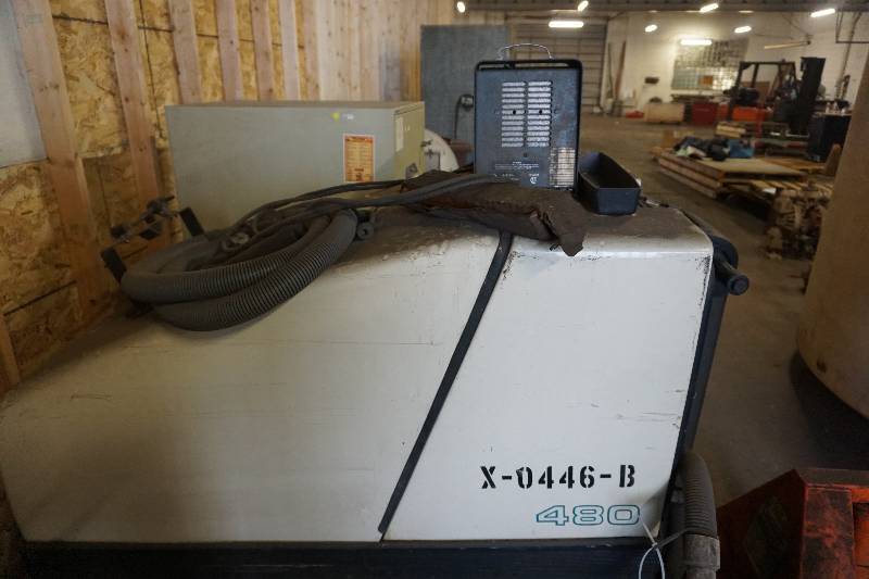 Tenant Model 480 Commercial Floor Sweeper With Charger
