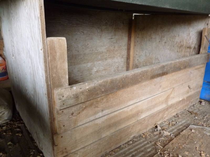 Wooden Feed Box