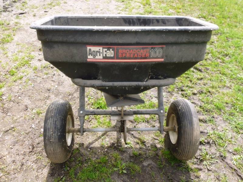Fertilizer Spreader