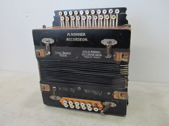 lot 3 image: Antique HOHNER Accordion