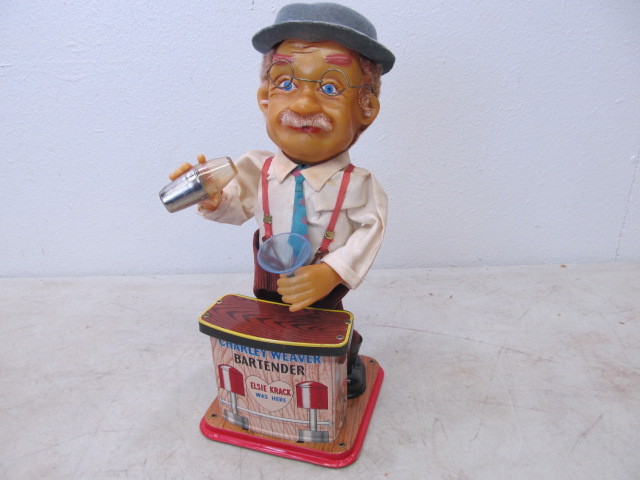 lot 17 image: NEAR MINT Orig Vintage Charley Weaver Bartender Toy