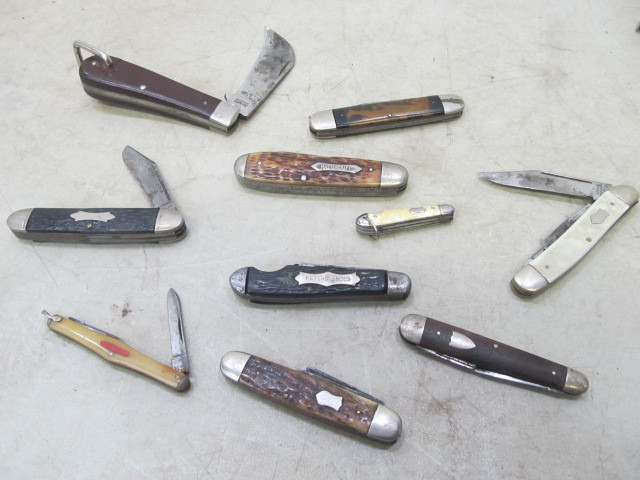 lot 20 image: Lot of Vintage Pocket Knives
