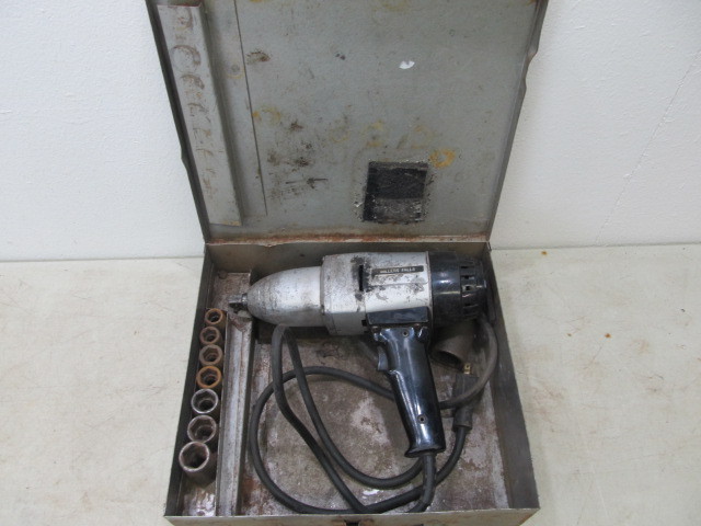 lot 24 image: Working MILLERS FALLS Electric Drill wCase