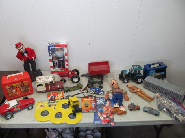 lot 34 image: Large Lot of Mostly Vintage Toys