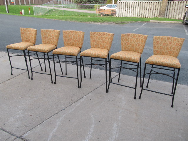 lot 74 image: Set of 6 Matching Bar Stool Chairs