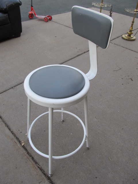 lot 77 image: Nice Industrial DraftingShop Stool