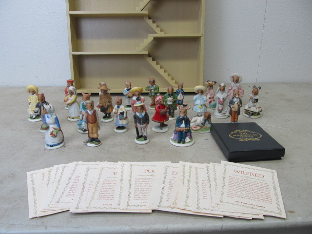 lot 97 image: Franklin Mint WOODMOUSE FAMILY Collection