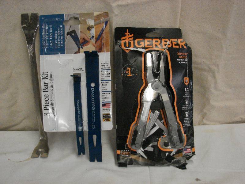 lot 347 image: GERBER MULTI TOOL, CROW BAR AND PRY BARS