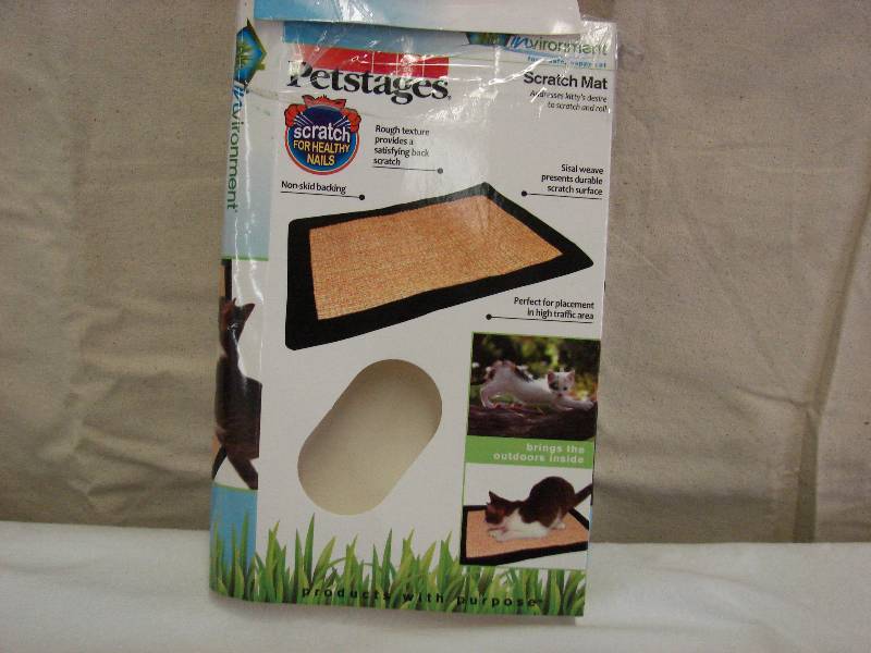 lot 371 image: PET SUPPLIES