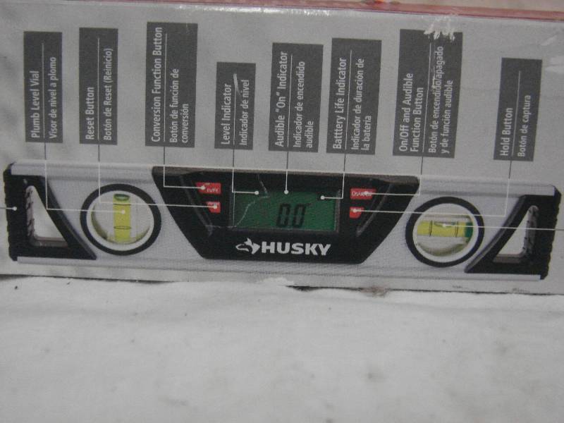 lot 381 image: HUSKY 10 INCH DIGITAL LEVEL