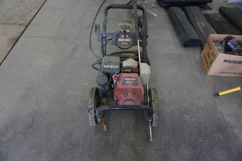 lot 8 image: Black Max 3000 PSI Gas Powered Pressure Washer