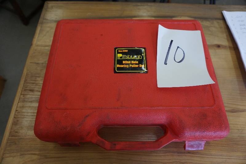 lot 10 image: Pittsburgh Tools Model 95987 Blind Hole Bearing Puller With Case